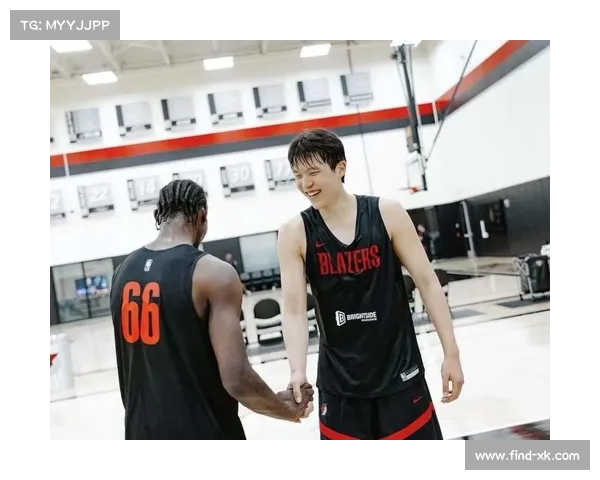 杨瀚森突破步伐精准拿捏每次转身都恰到好处直达篮下核心区域